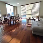 Amplio Departamento Para Compartir Con Anfitrion En La Mejor Zona De La Paz